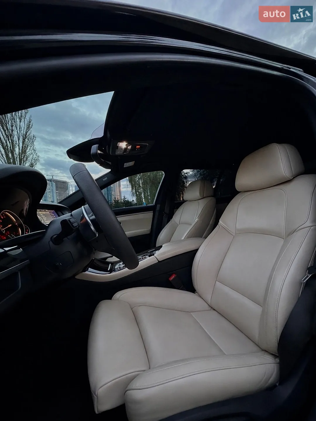 2010 BMW 5er - мініатюра 9