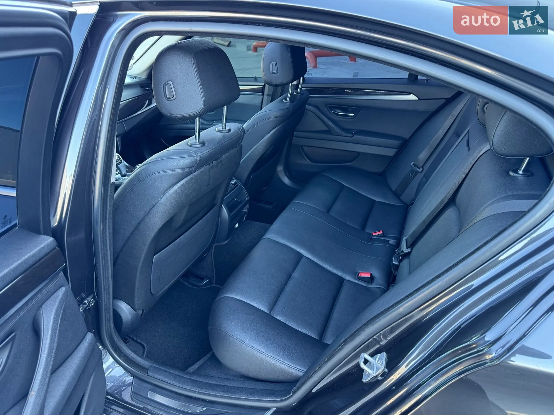 BMW 5 Series 2013 VIN WBA5A5C50ED502186 фото оголошення 31 з 44