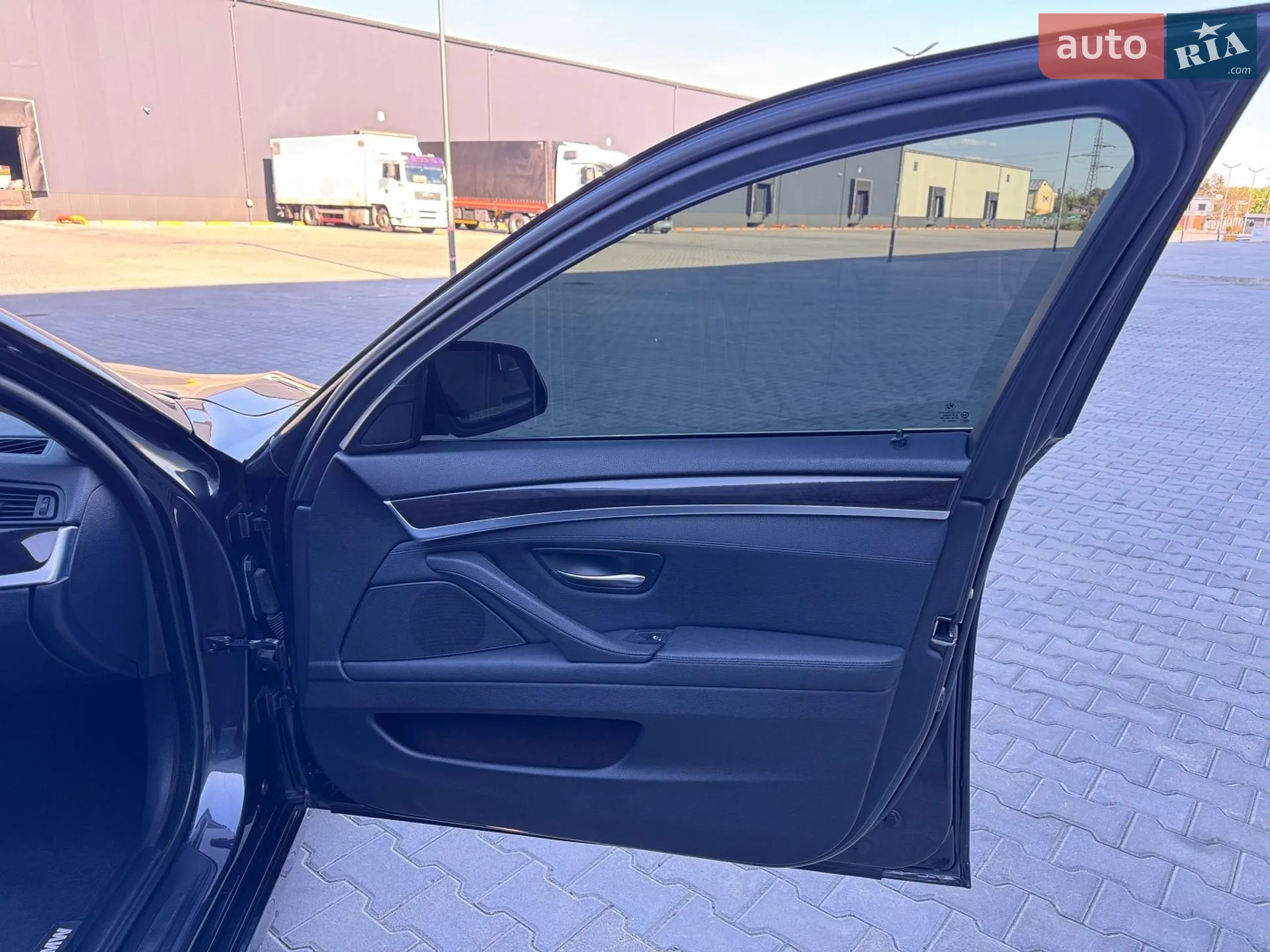 BMW 5 Series 2013 VIN WBA5A5C50ED502186 фото оголошення 40 з 44