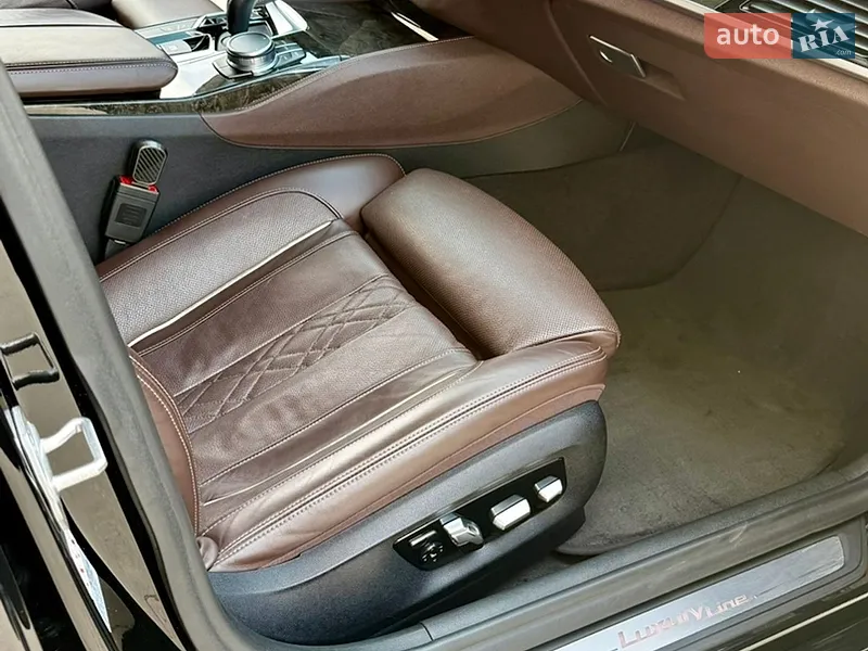 BMW 5 Series 2018 VIN WBAJC9101JB279394 фото оголошення 19 з 71
