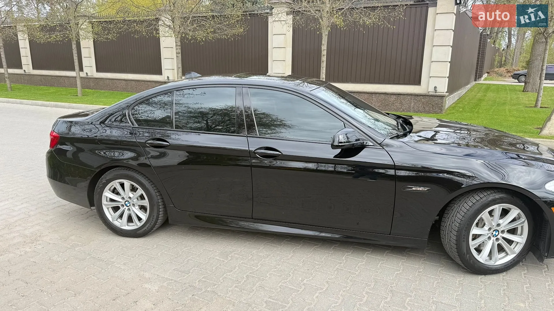 2013 BMW 5er - мініатюра 2