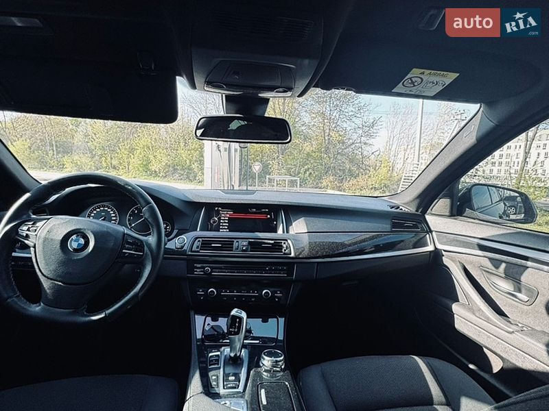 Седан BMW 5 Series 2015 в Львове