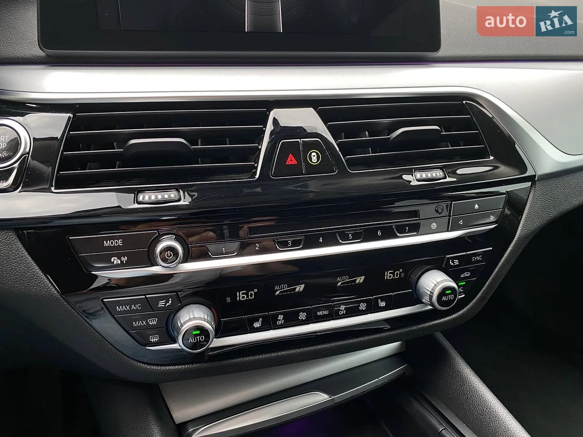 2017 BMW 5er - мініатюра 19