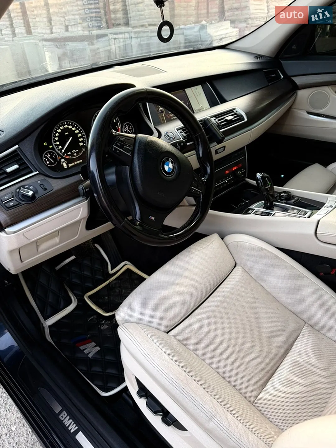 2011 BMW 5er - мініатюра 11