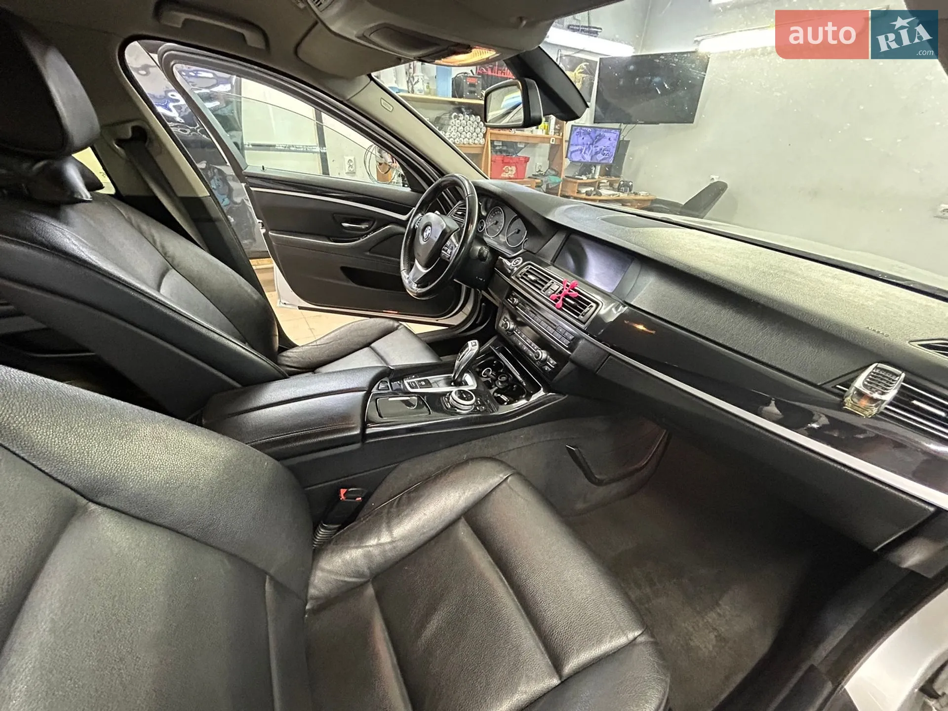 2011 BMW 5er - мініатюра 22