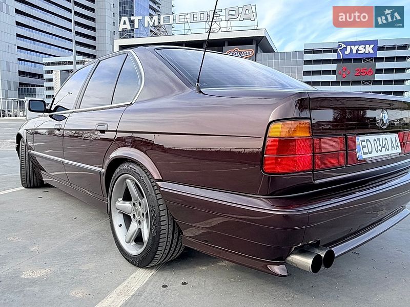 Седан BMW 5 Series 1994 в Киеве