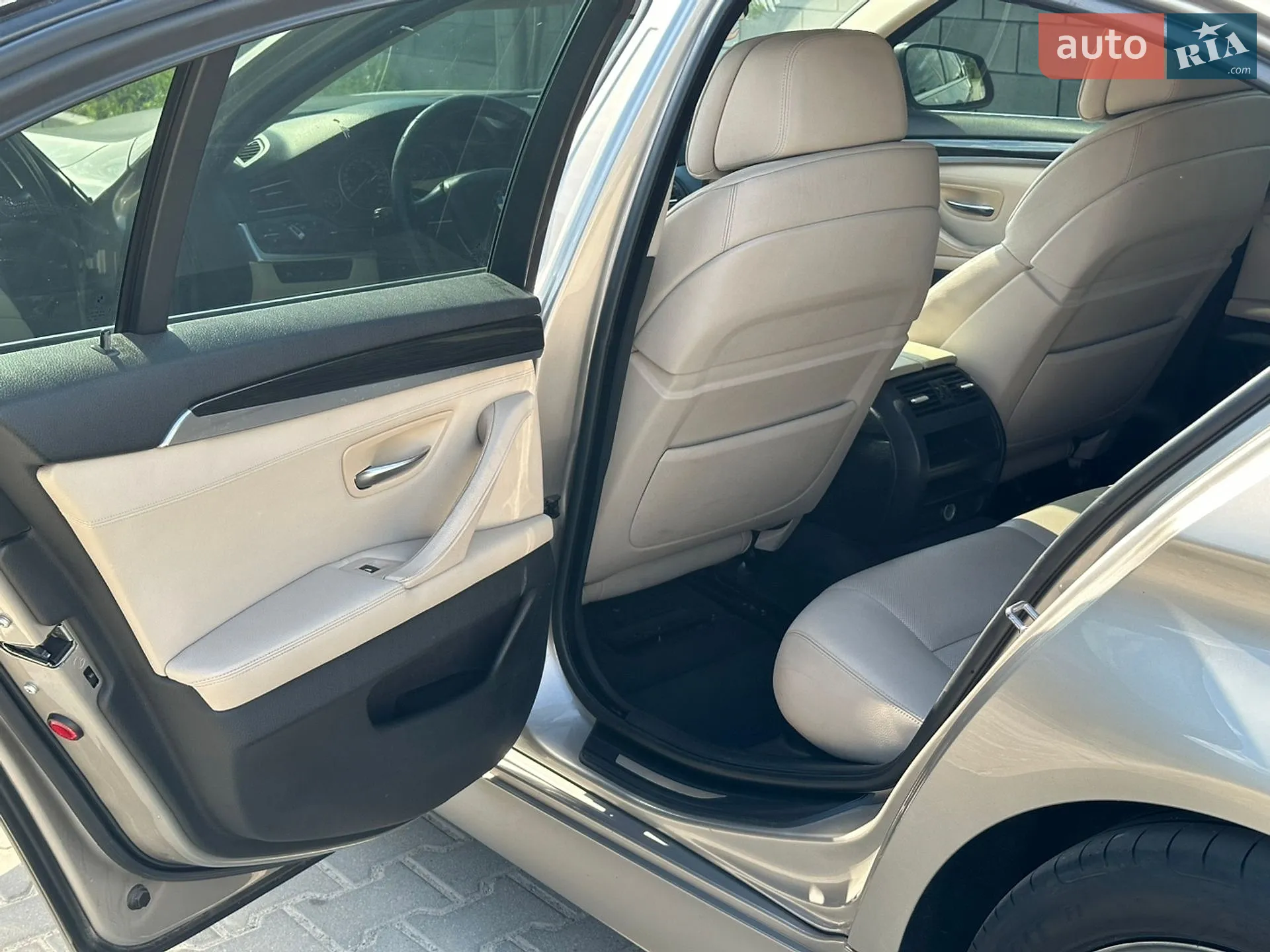 2010 BMW 5er - мініатюра 13