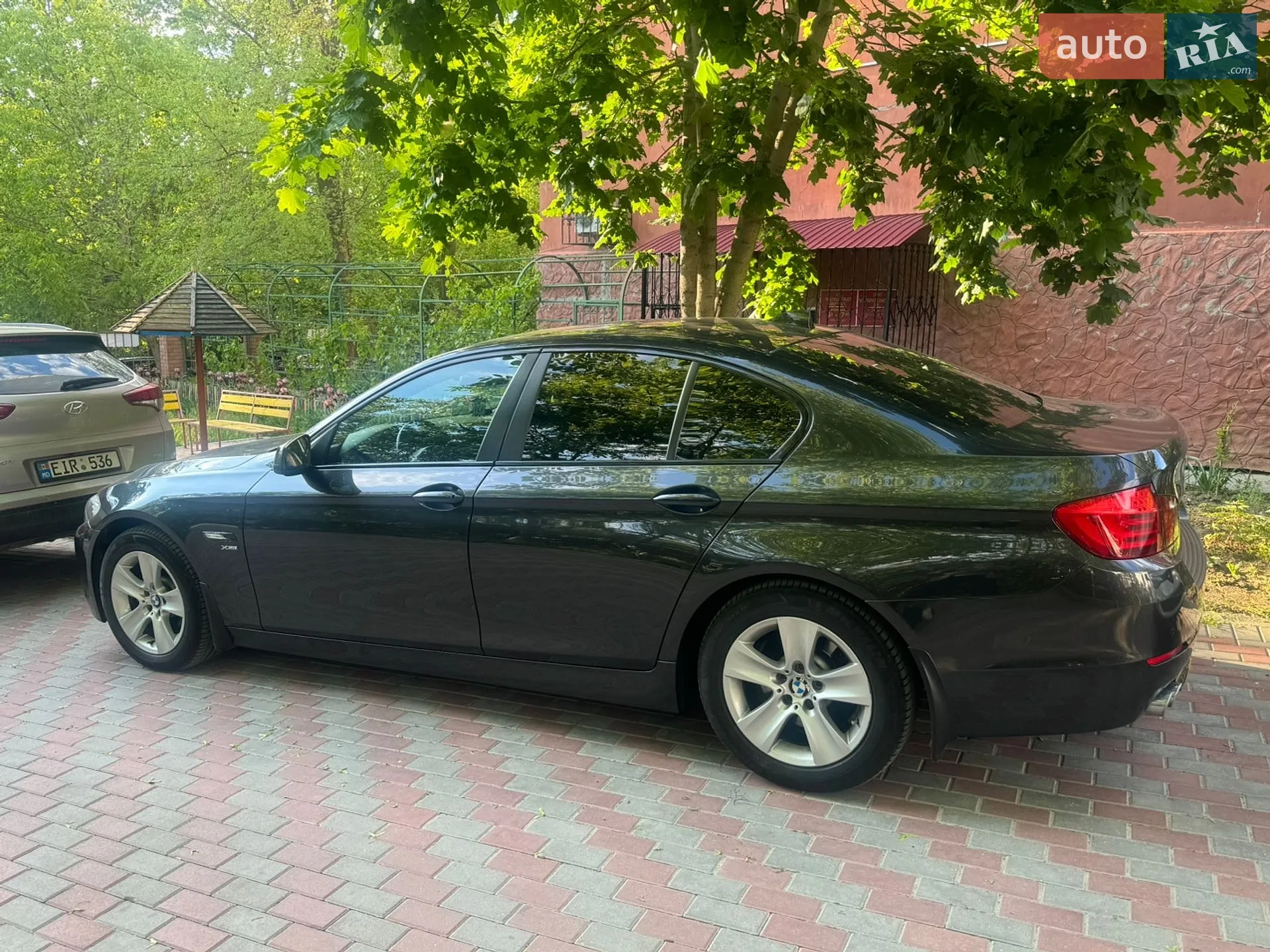 2012 BMW 5er - мініатюра 2