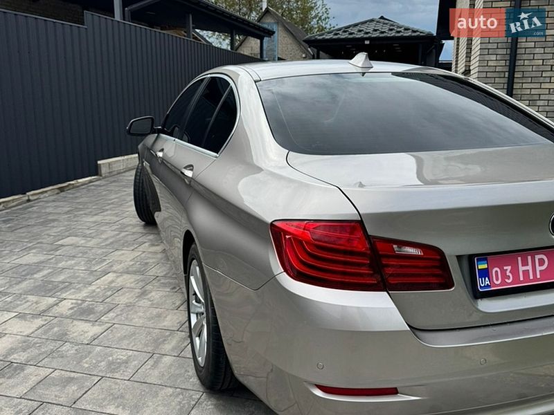Седан BMW 5 Series 2013 в Цумани