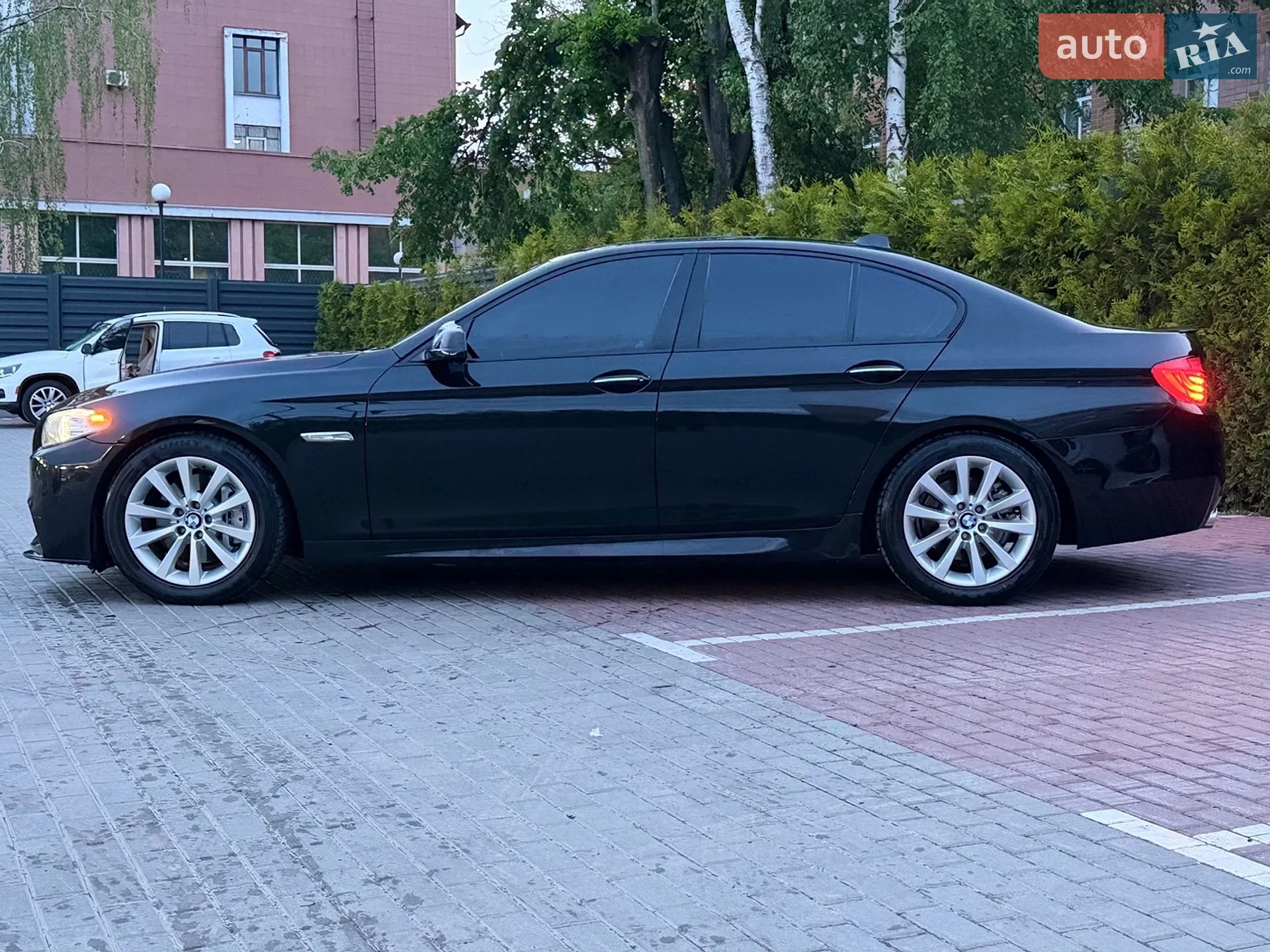 2010 BMW 5er - мініатюра 16