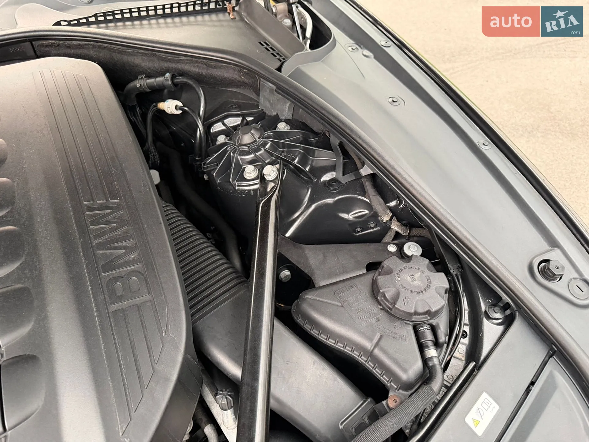 2011 BMW 5er - мініатюра 38