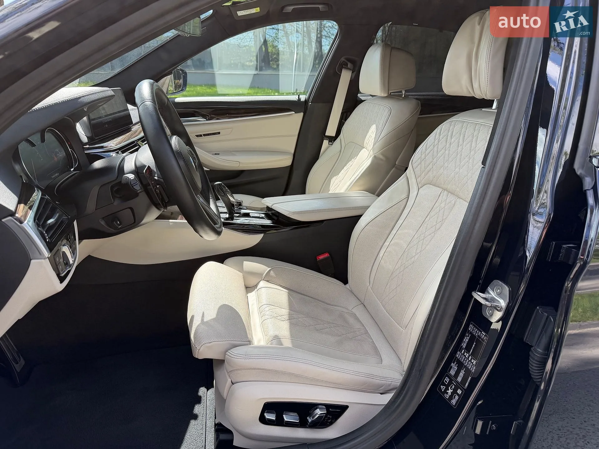 2017 BMW 5er - мініатюра 16