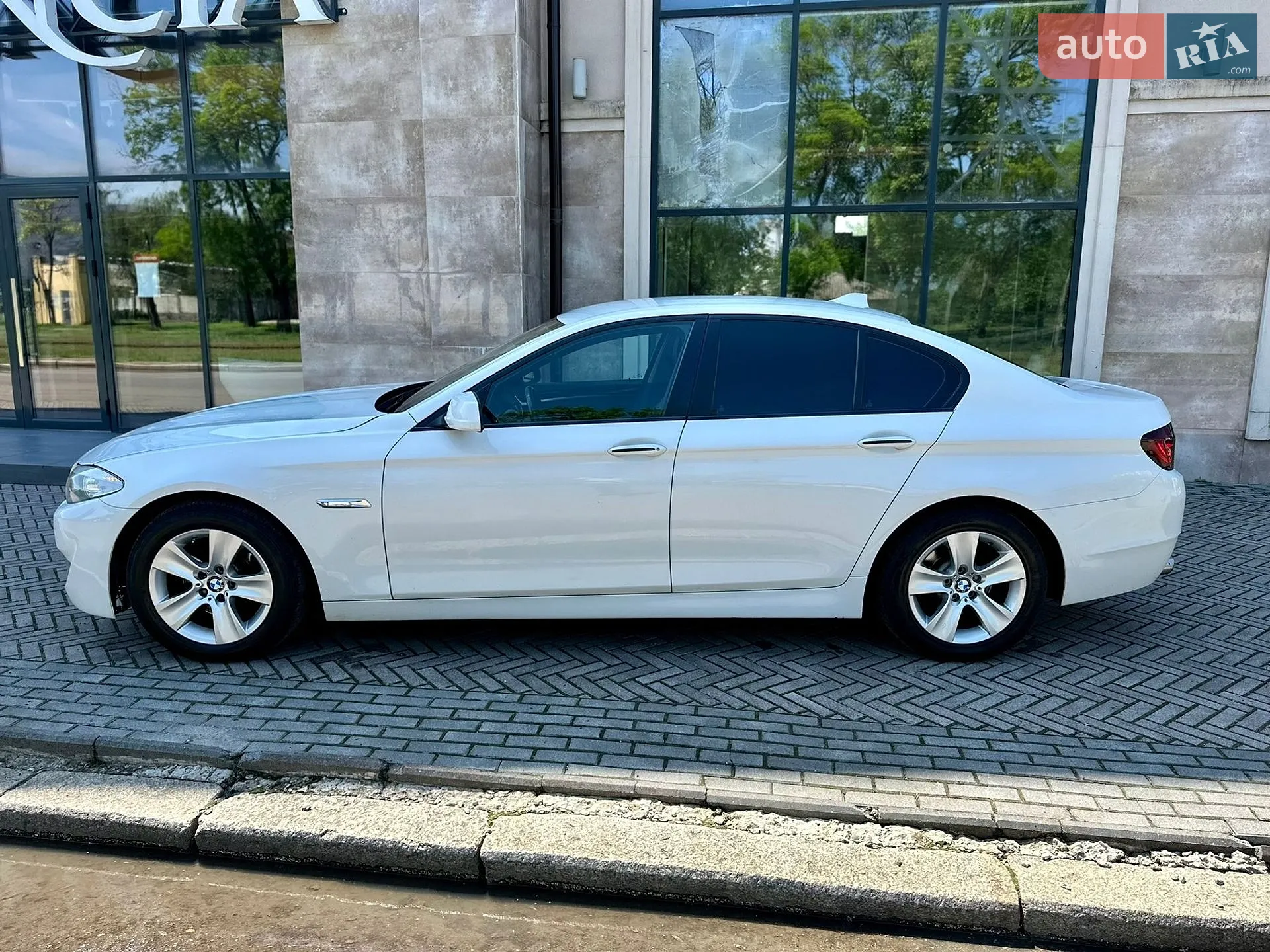 2011 BMW 5er - мініатюра 14
