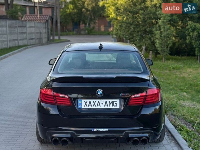 Седан BMW 5 Series 2012 в Мостиске