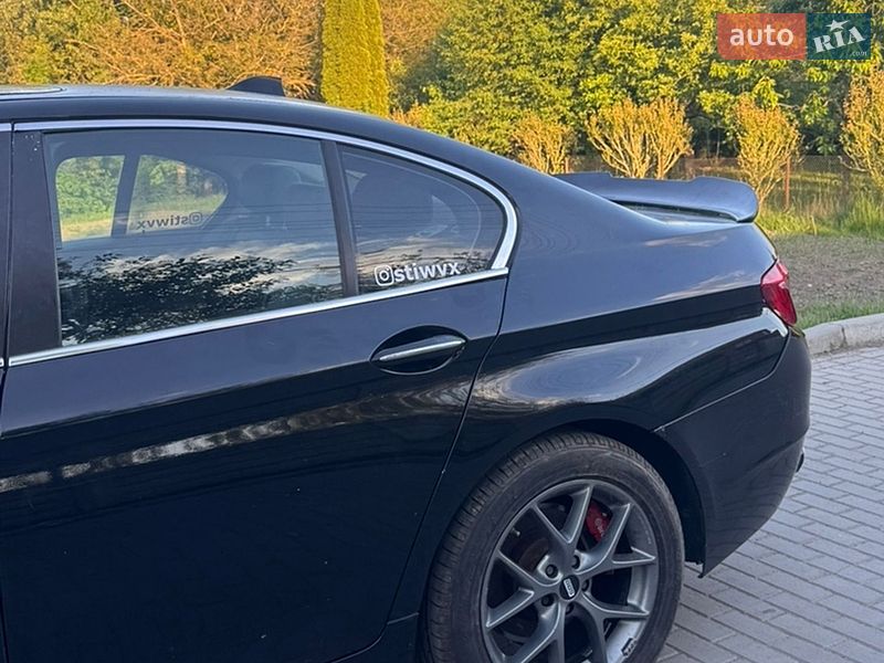 Седан BMW 5 Series 2012 в Мостиске