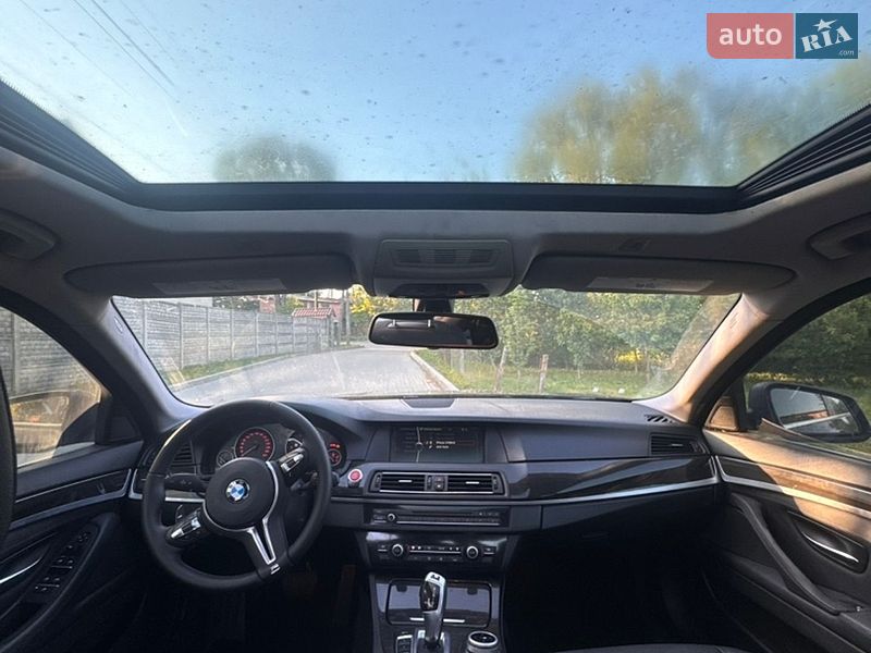Седан BMW 5 Series 2012 в Мостиске