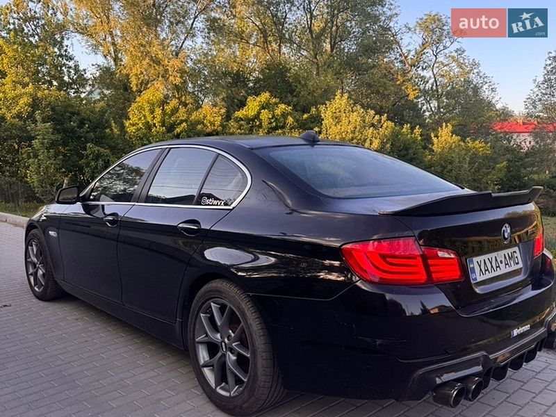 Седан BMW 5 Series 2012 в Мостиске