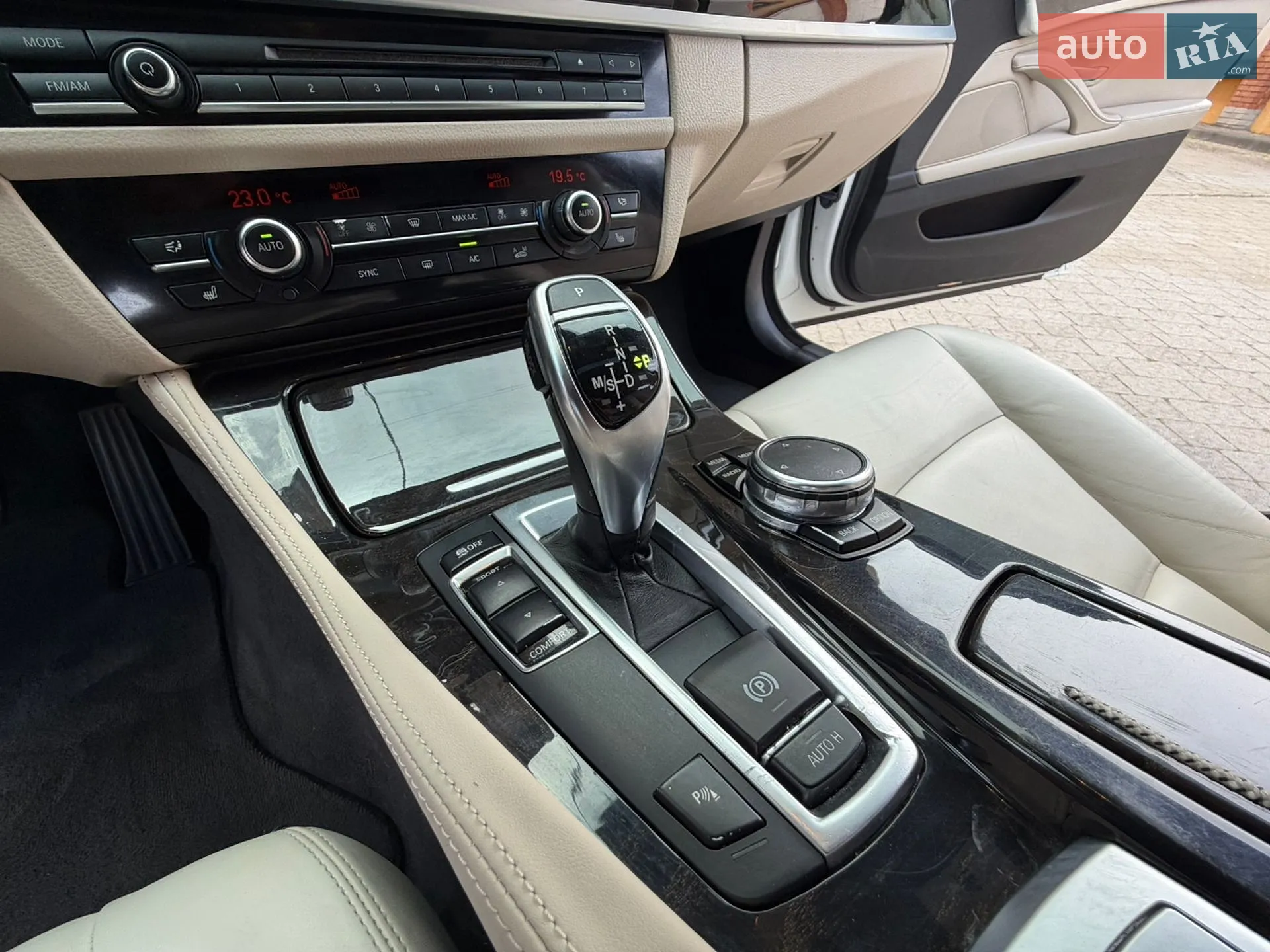 2016 BMW 5er - мініатюра 19