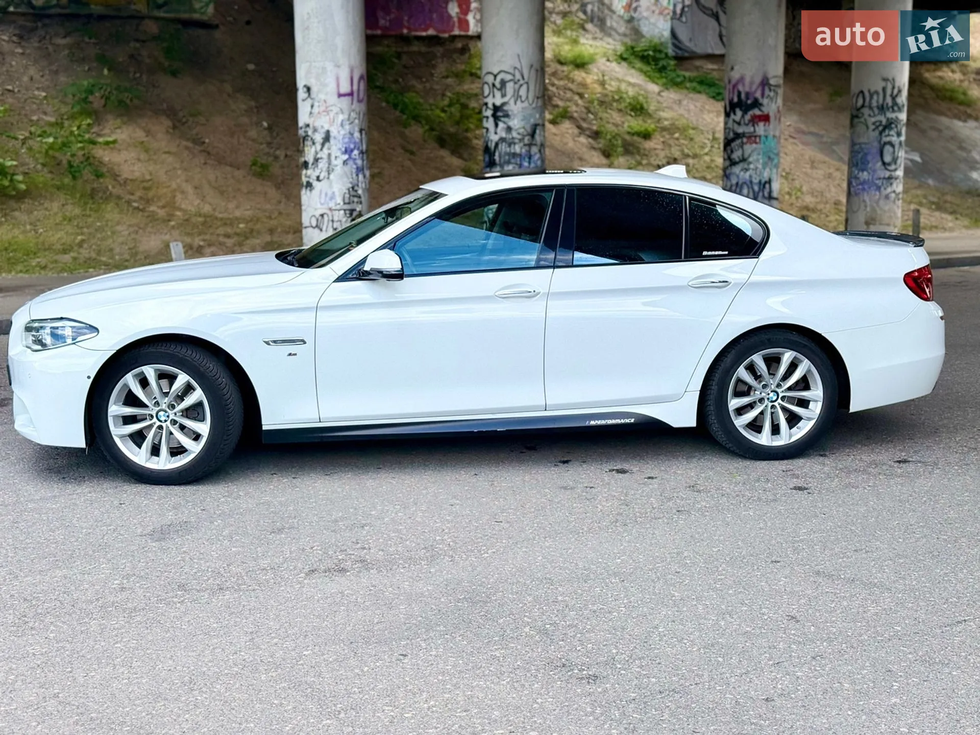 2015 BMW 5er - мініатюра 14