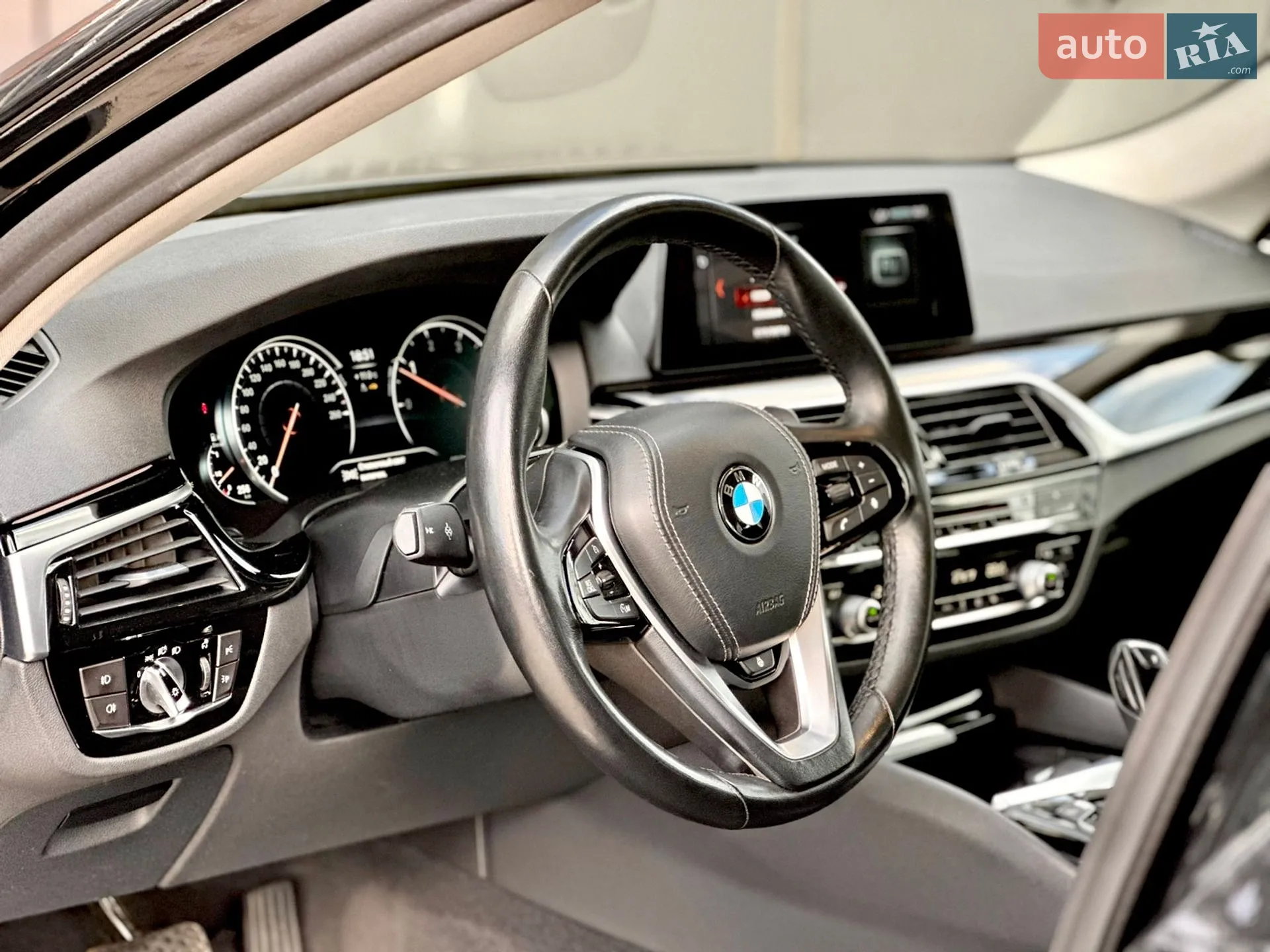 2017 BMW 5er - мініатюра 22
