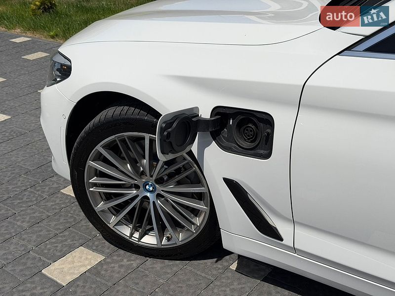Седан BMW 5 Series 2018 в Ужгороде
