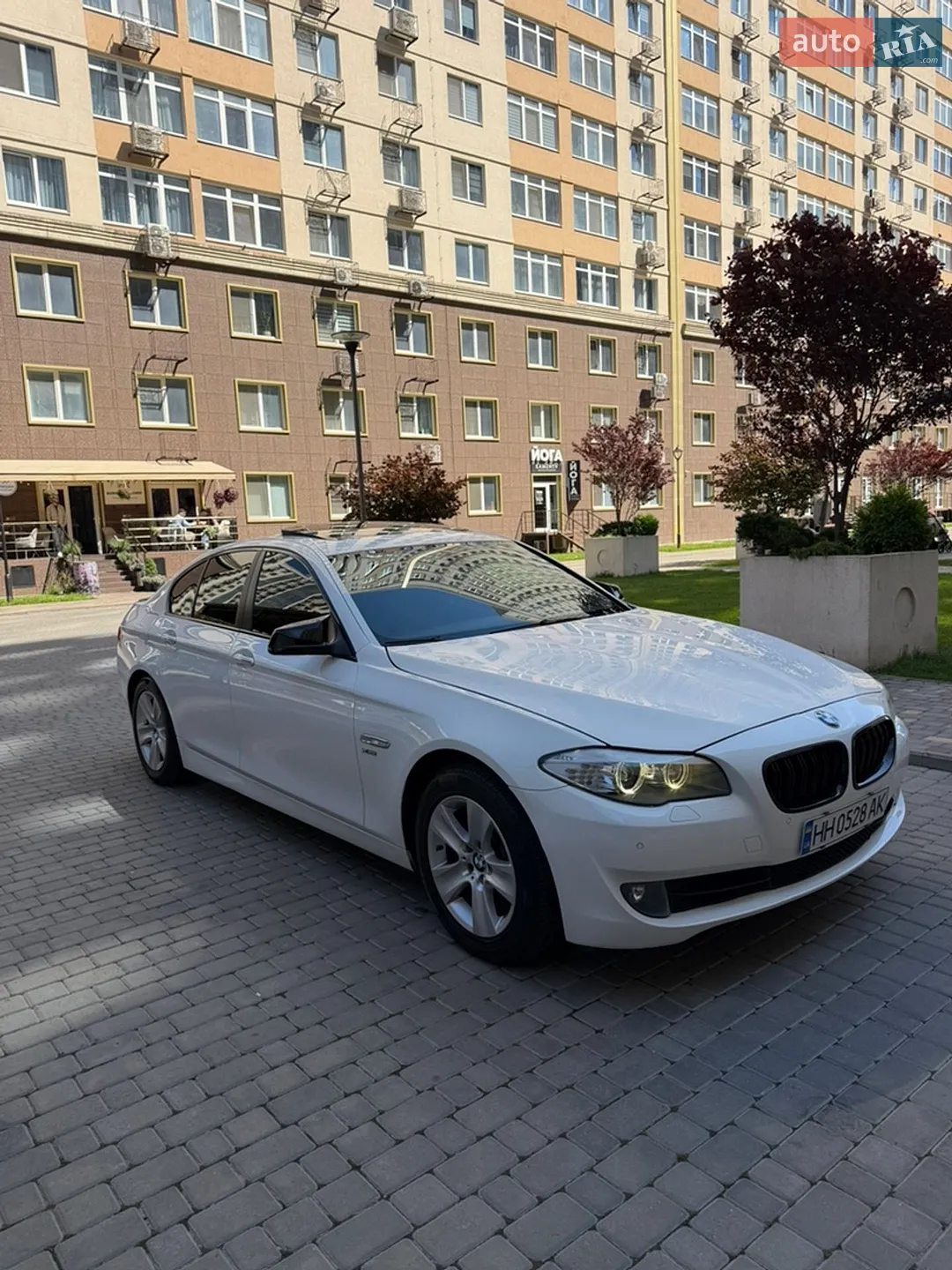 2011 BMW 5er - мініатюра 2