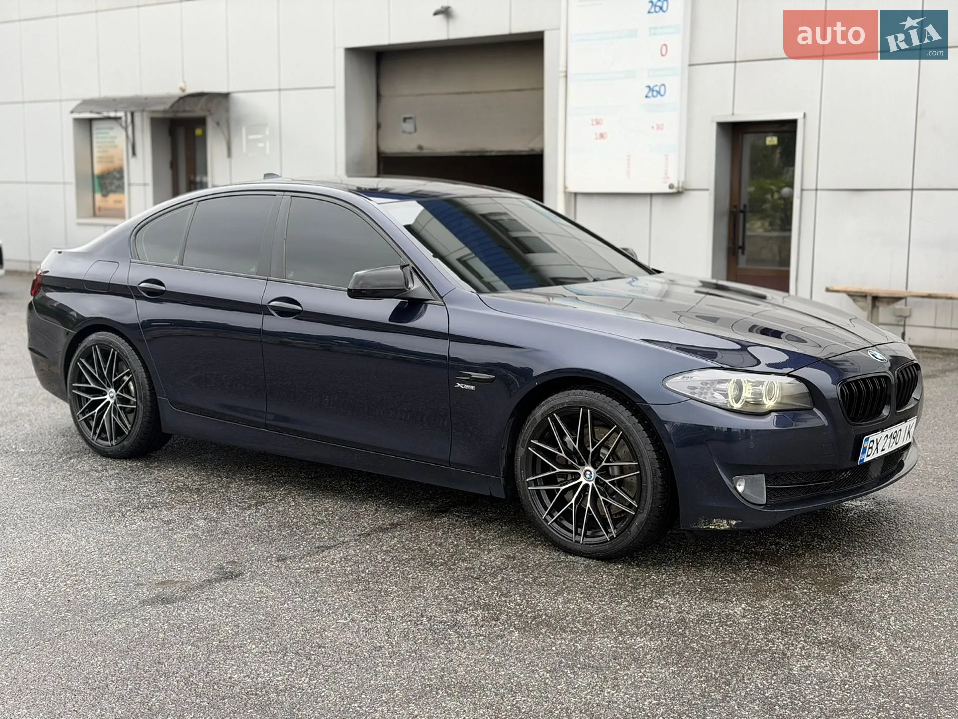 2011 BMW 5er - мініатюра 2