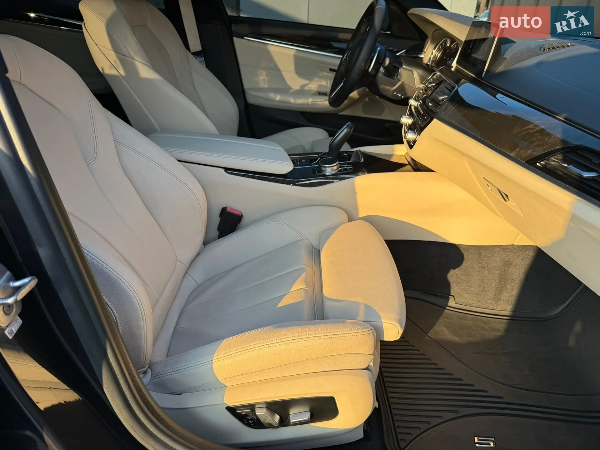 2017 BMW 5er - мініатюра 9