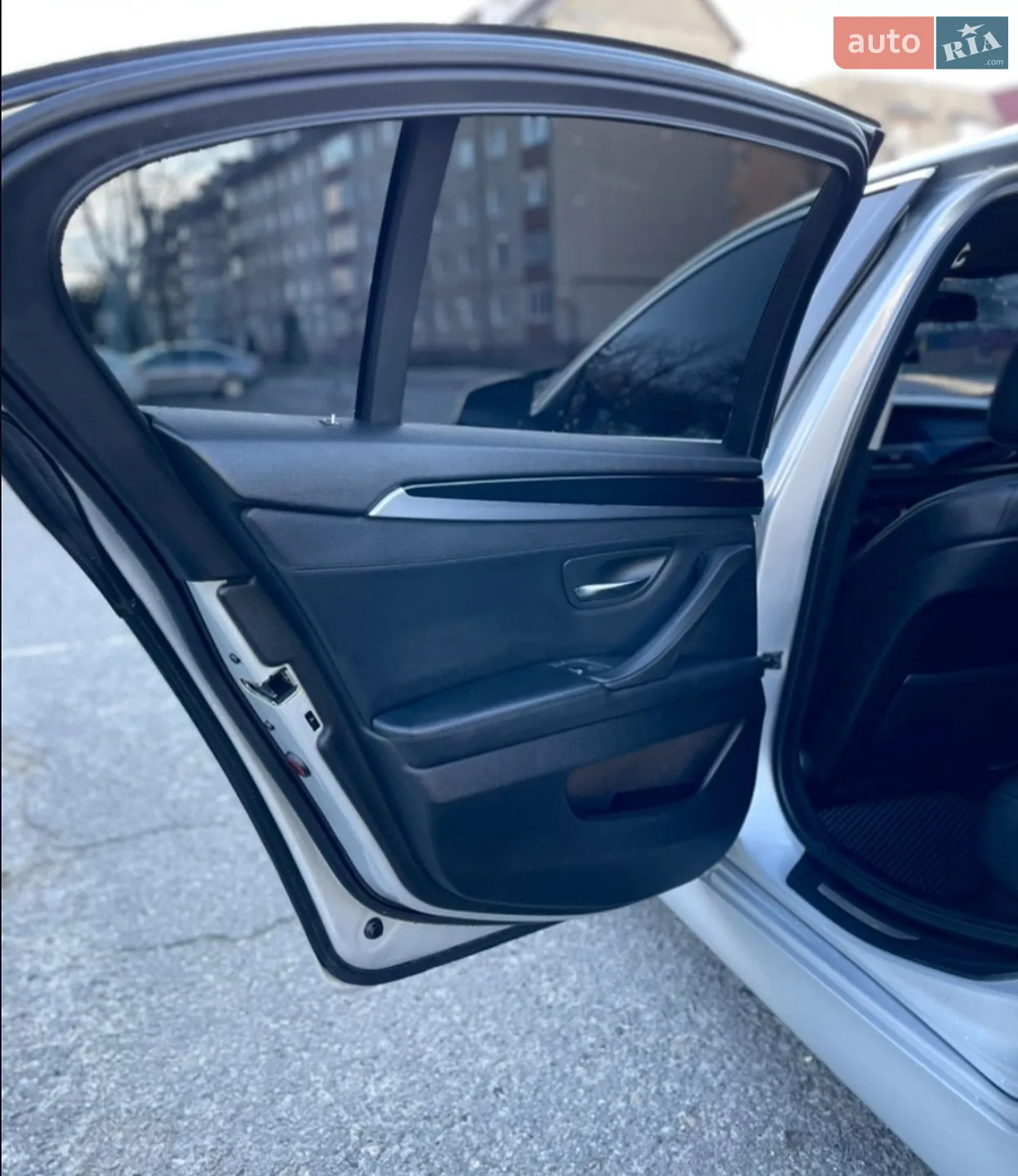 2010 BMW 5er - мініатюра 12