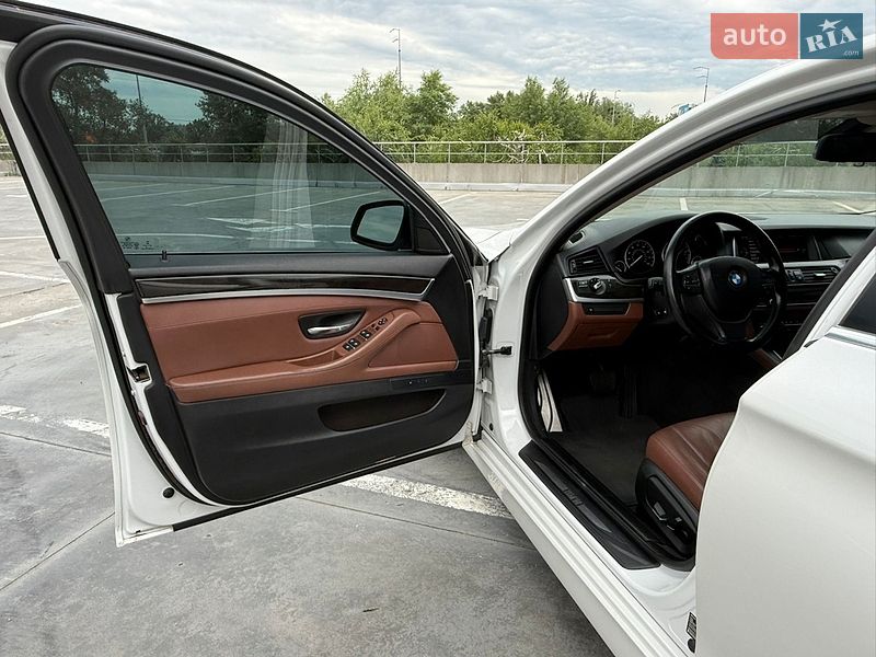 Седан BMW 5 Series 2015 в Киеве