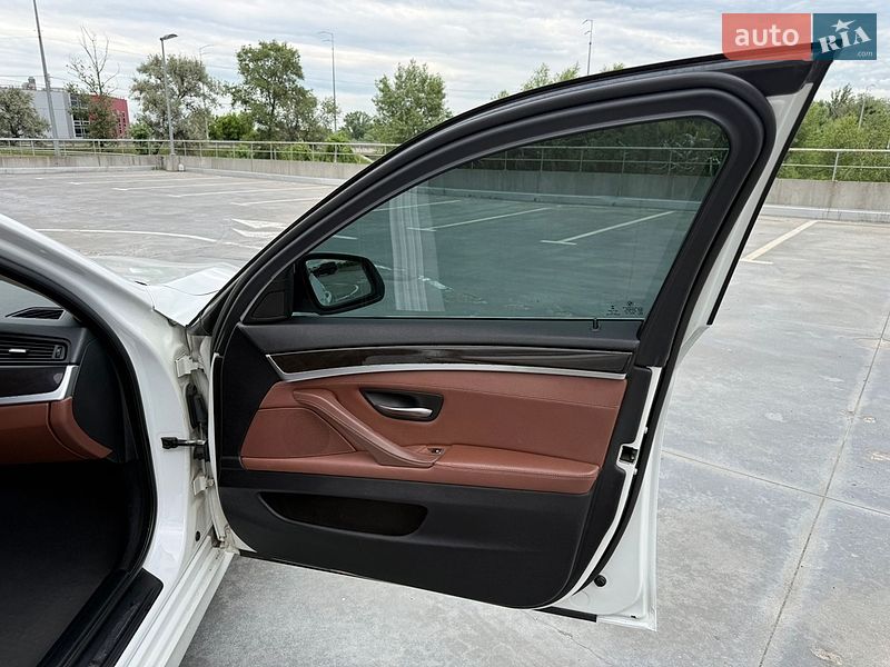 Седан BMW 5 Series 2015 в Киеве фото 43 Седан BMW 5 Series 2015 в Киеве