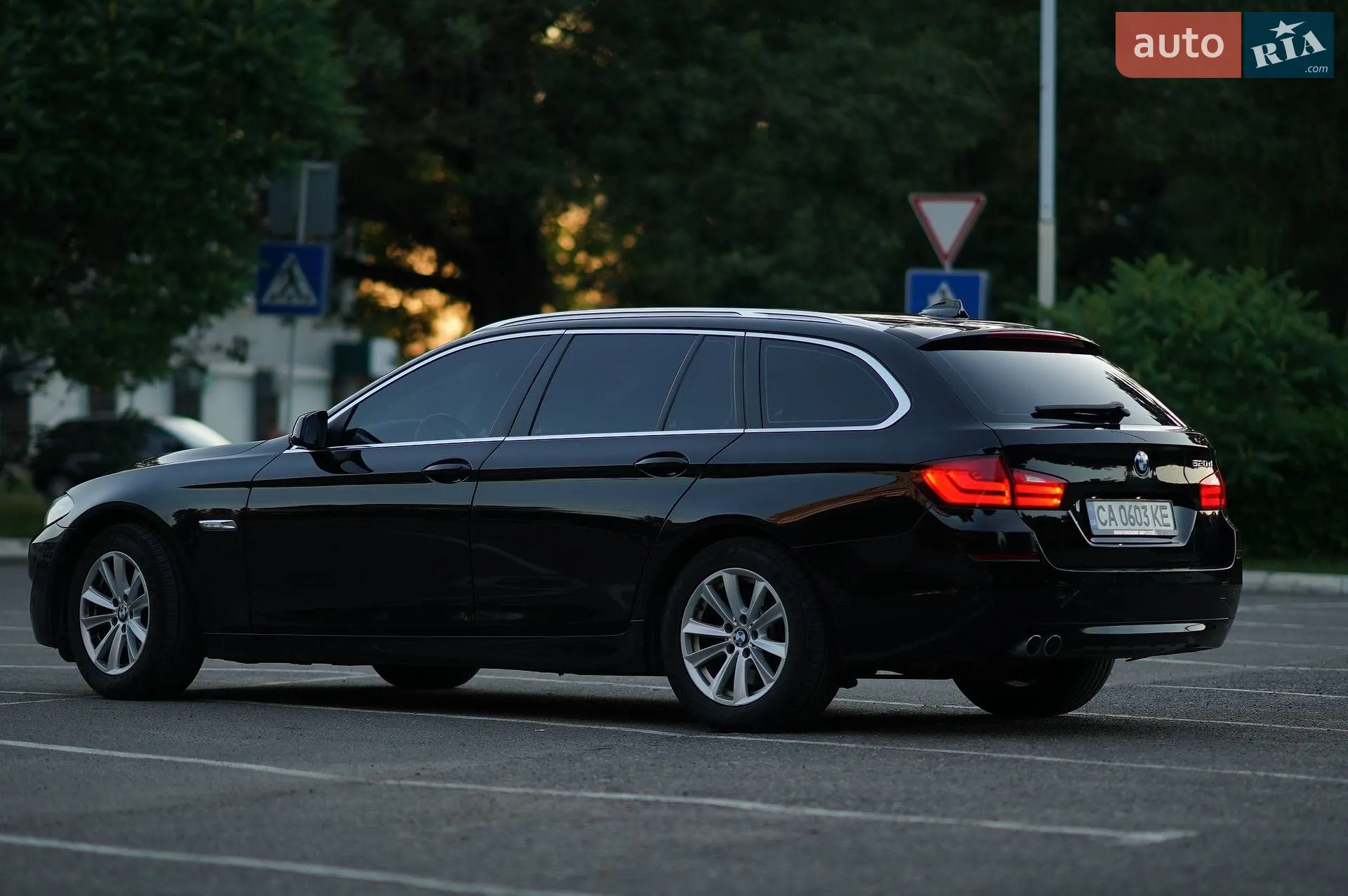 2012 BMW 5er - мініатюра 2