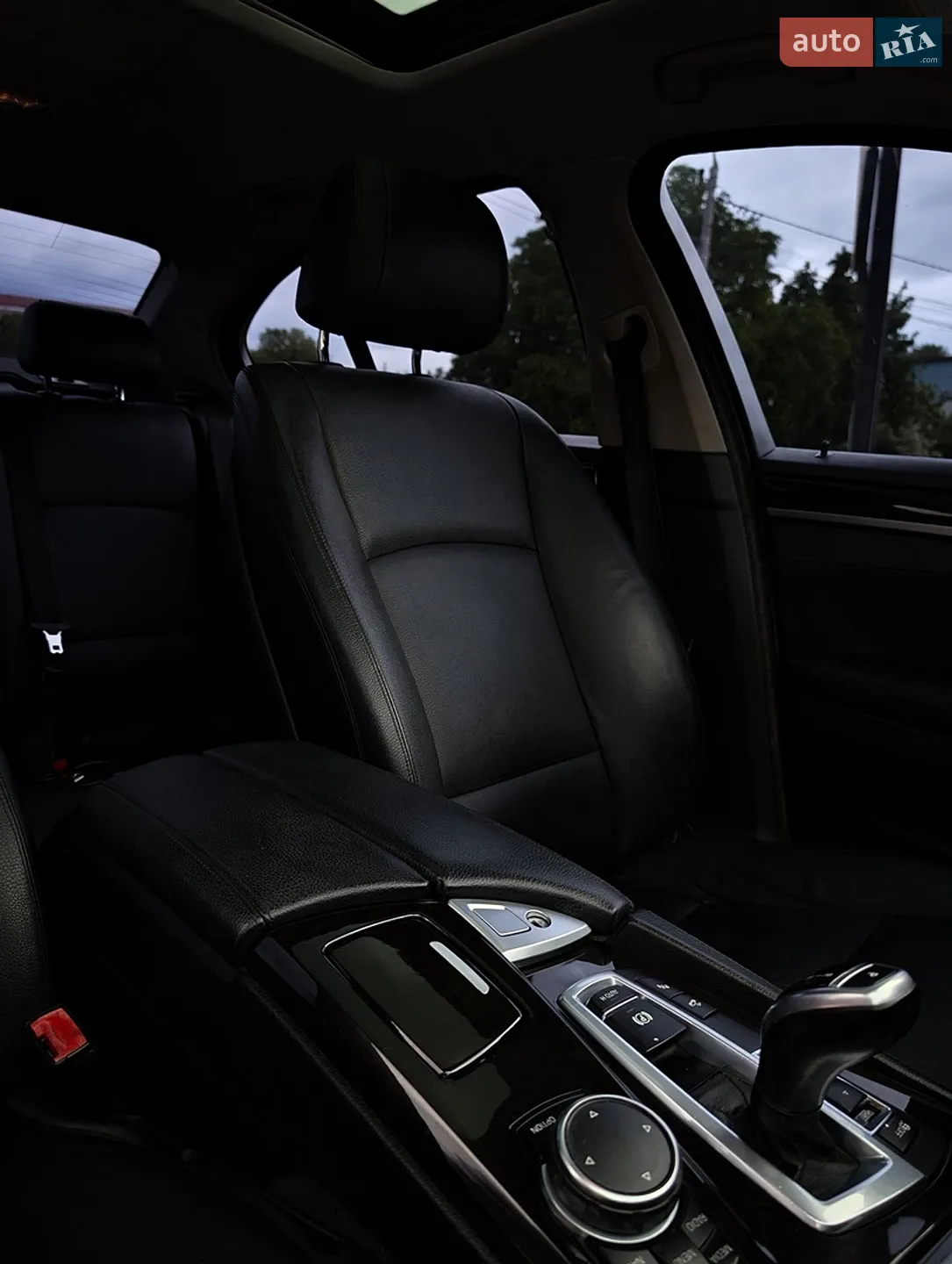 2016 BMW 5er - мініатюра 16