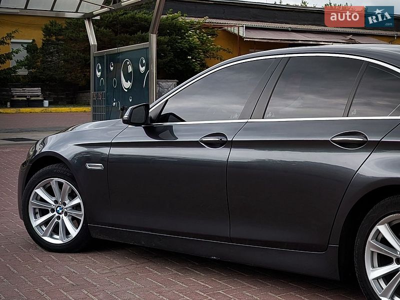 Седан BMW 5 Series 2016 в Львове