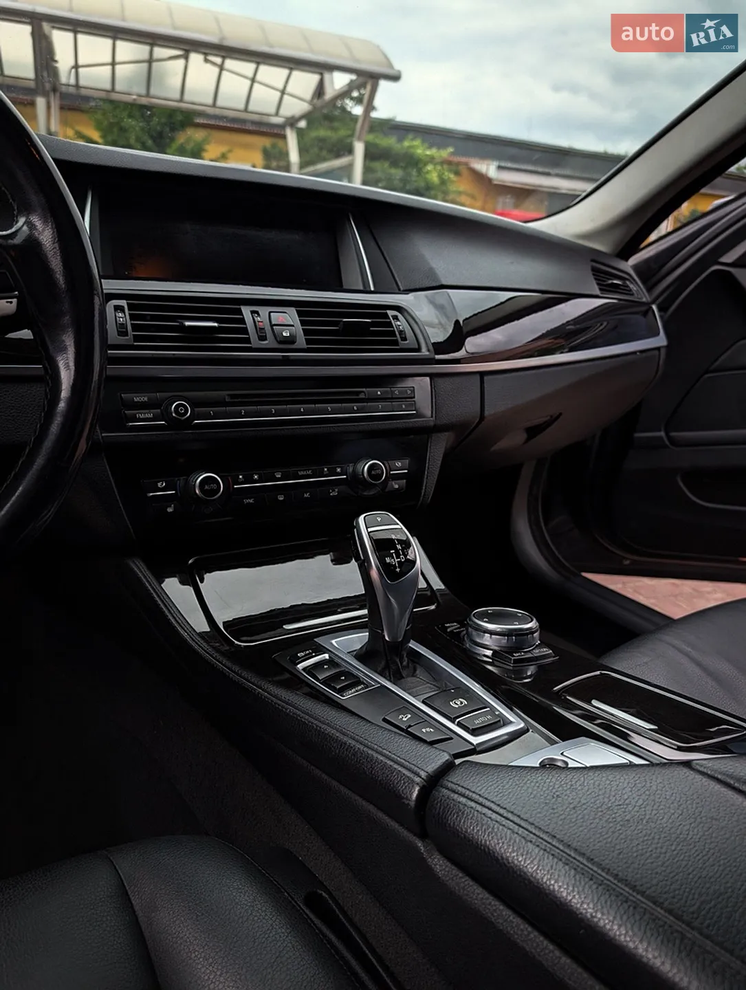 2016 BMW 5er - мініатюра 18