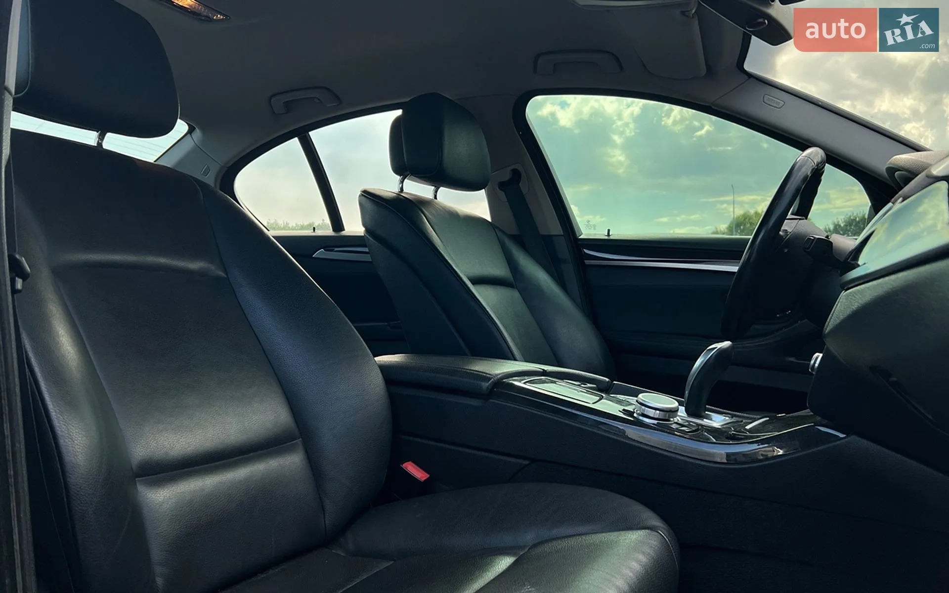 2010 BMW 5er - мініатюра 23