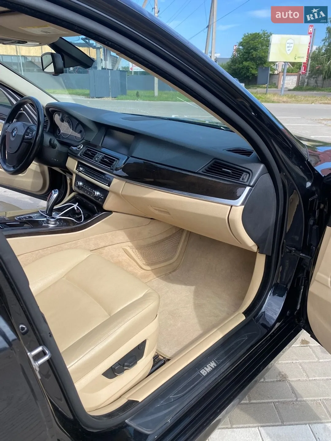 2010 BMW 5er - мініатюра 21