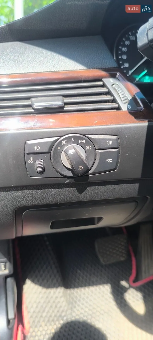 2010 BMW 5er - мініатюра 9