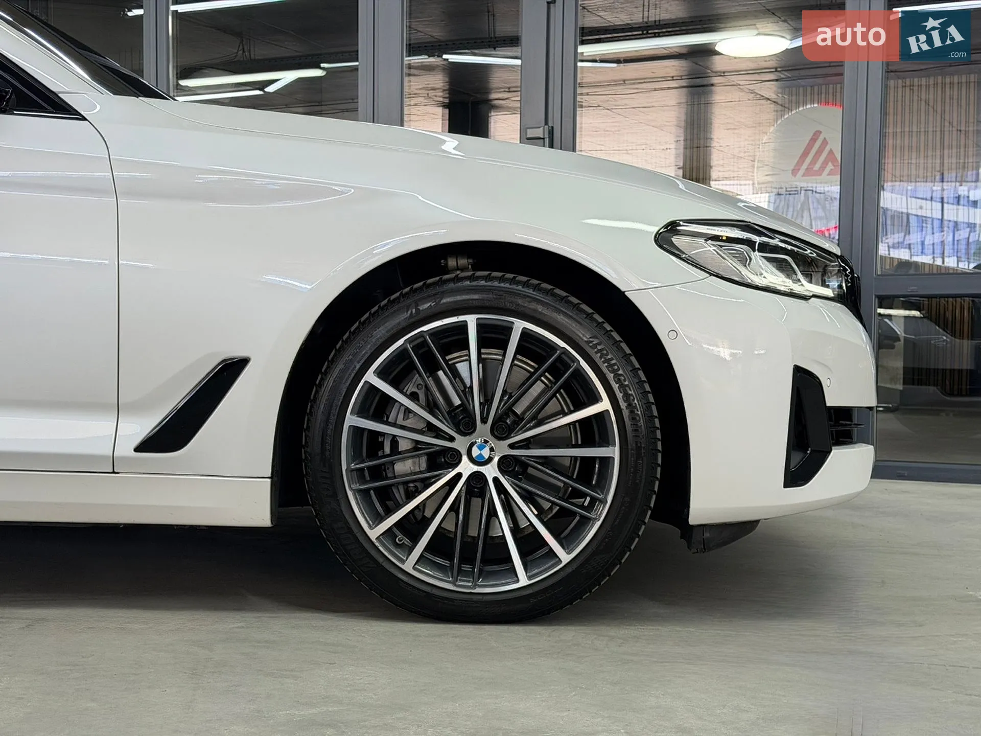 2023 BMW 5er - мініатюра 5
