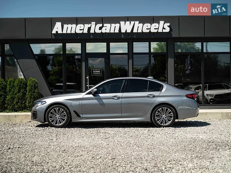 BMW 5 Series 2019 VIN WBAJA9C50KB392639 фото оголошення 4 з 81