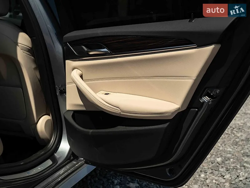 BMW 5 Series 2019 VIN WBAJA9C50KB392639 фото оголошення 39 з 81
