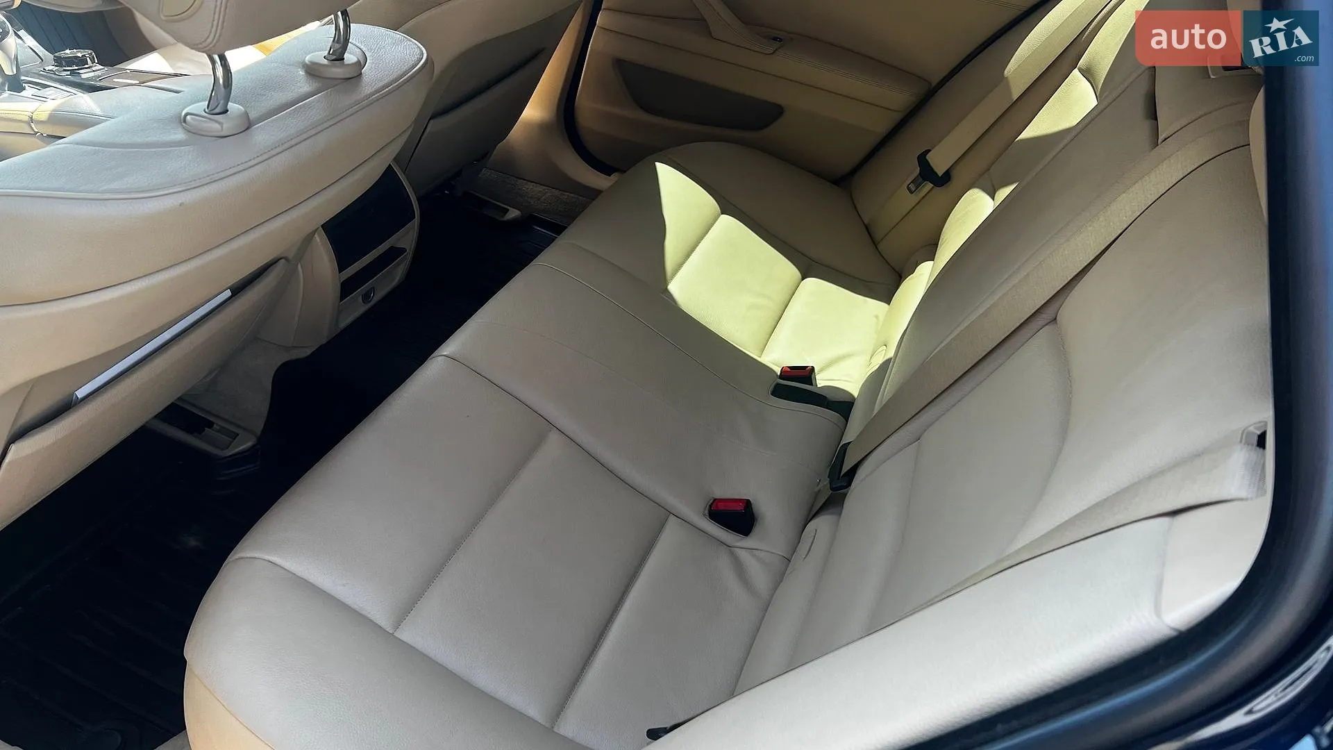 2012 BMW 5er - мініатюра 18