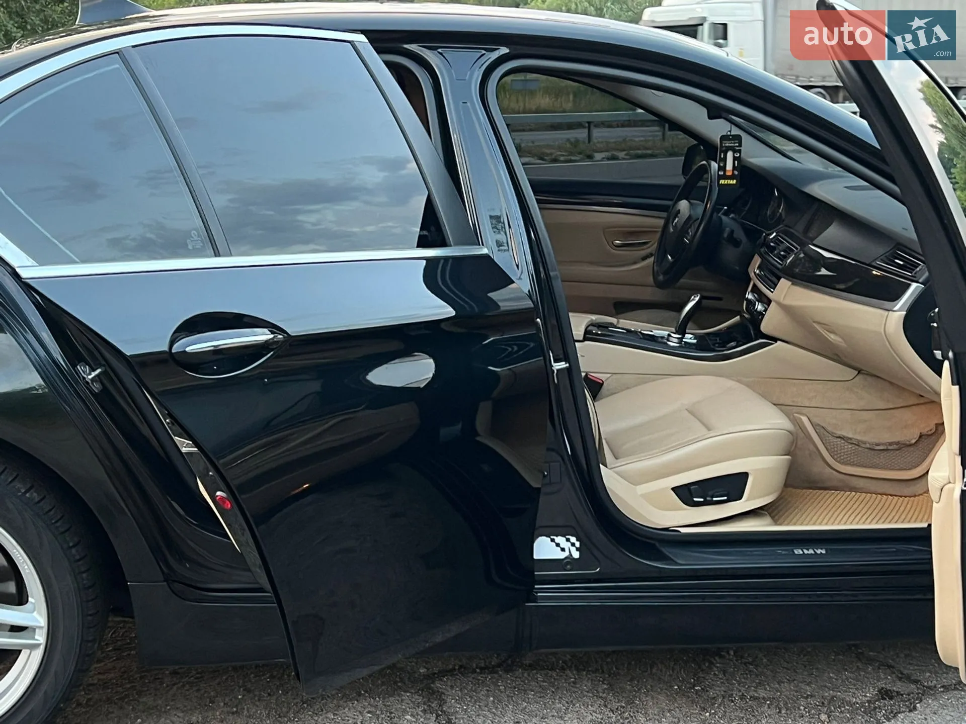 2010 BMW 5er - мініатюра 22