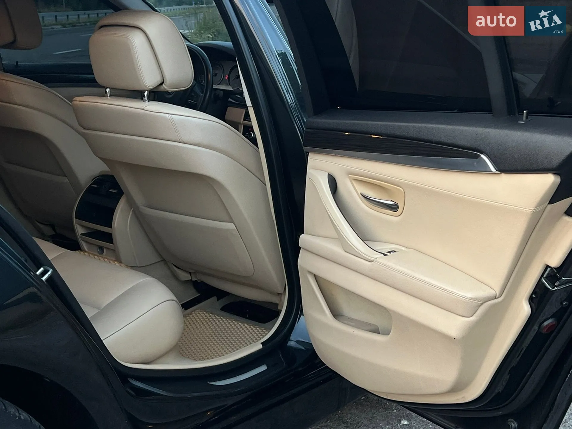 2010 BMW 5er - мініатюра 25
