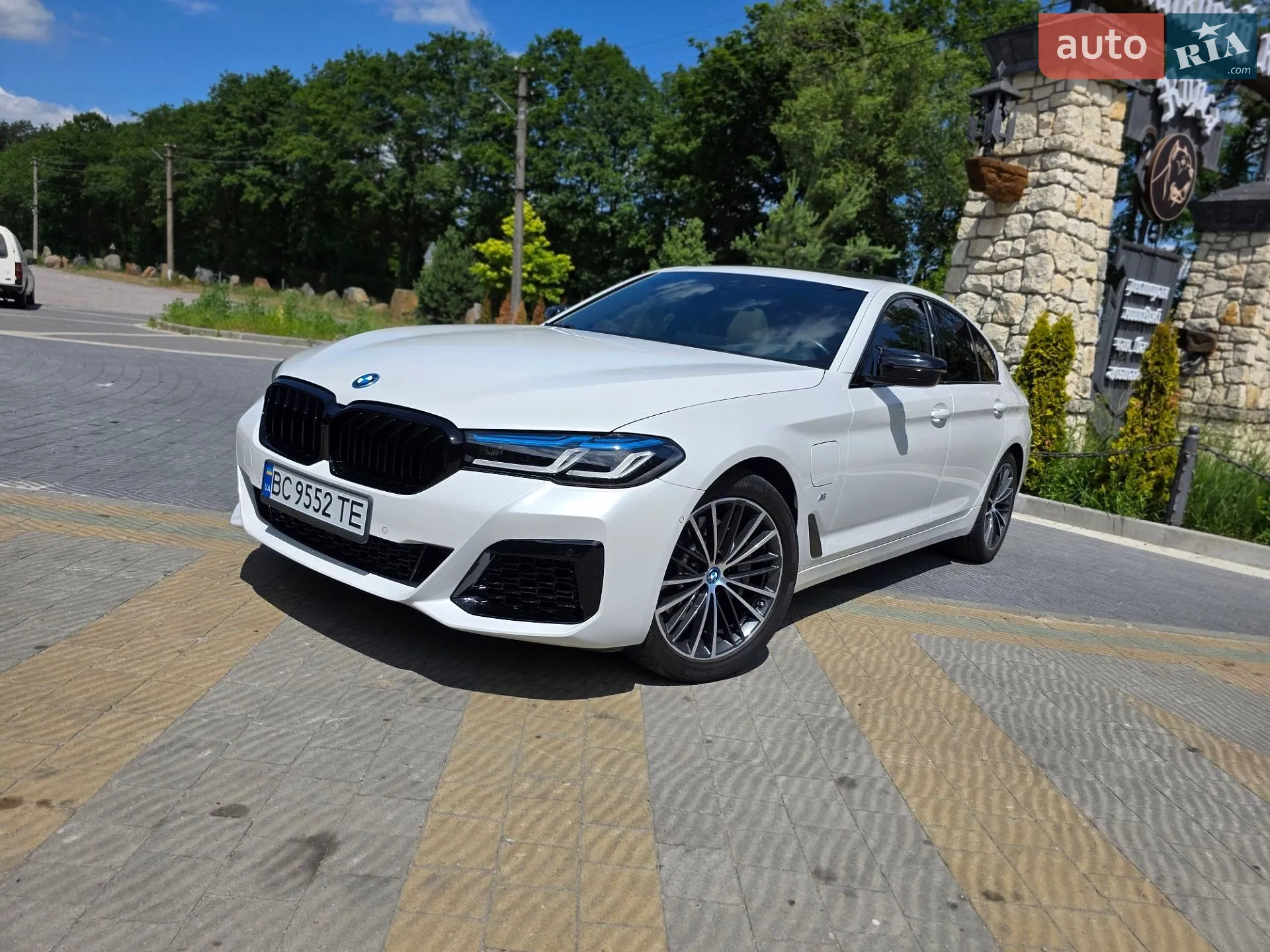 2022 BMW 5er - мініатюра 2