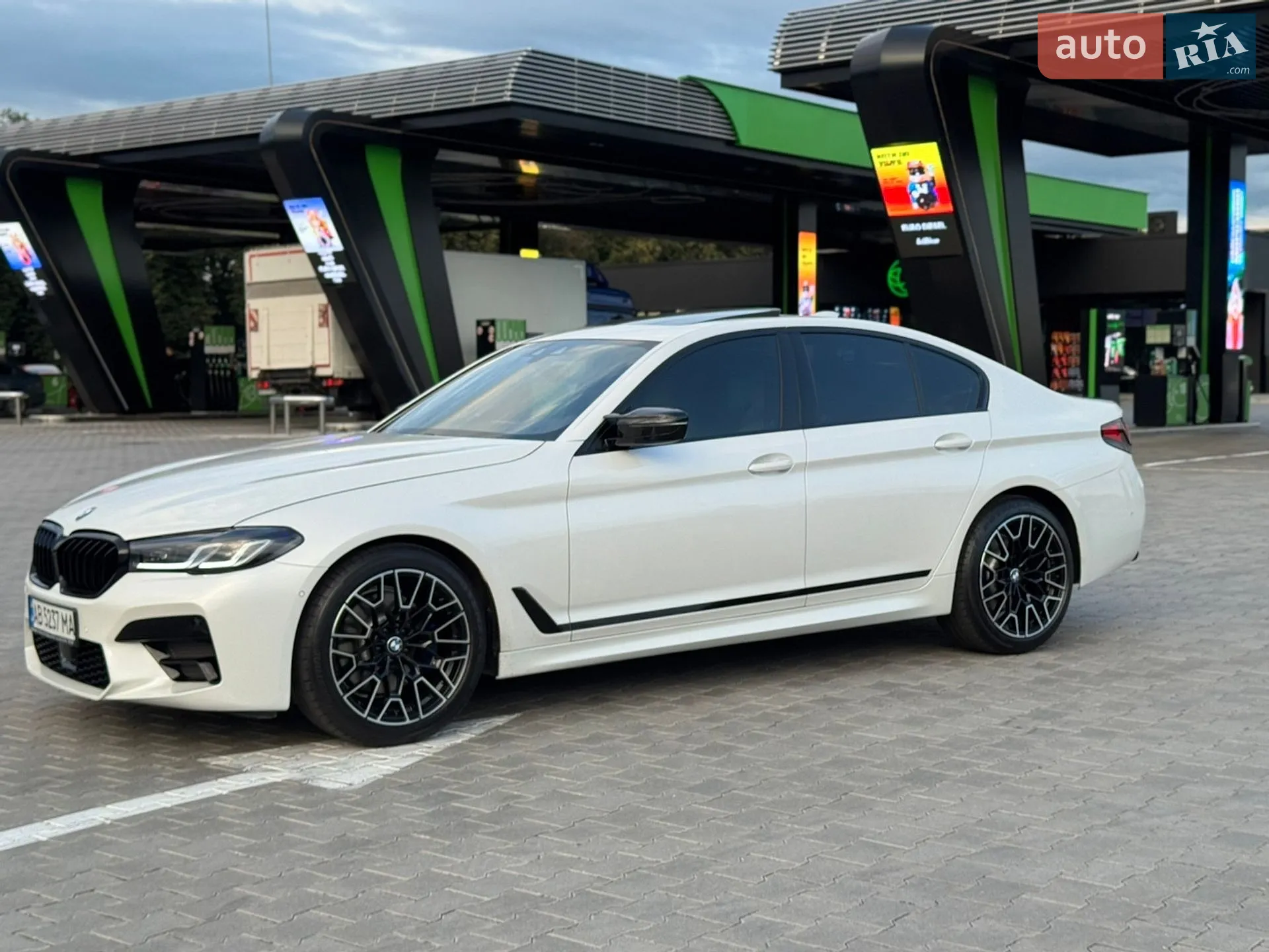 2018 BMW 5er - мініатюра 2