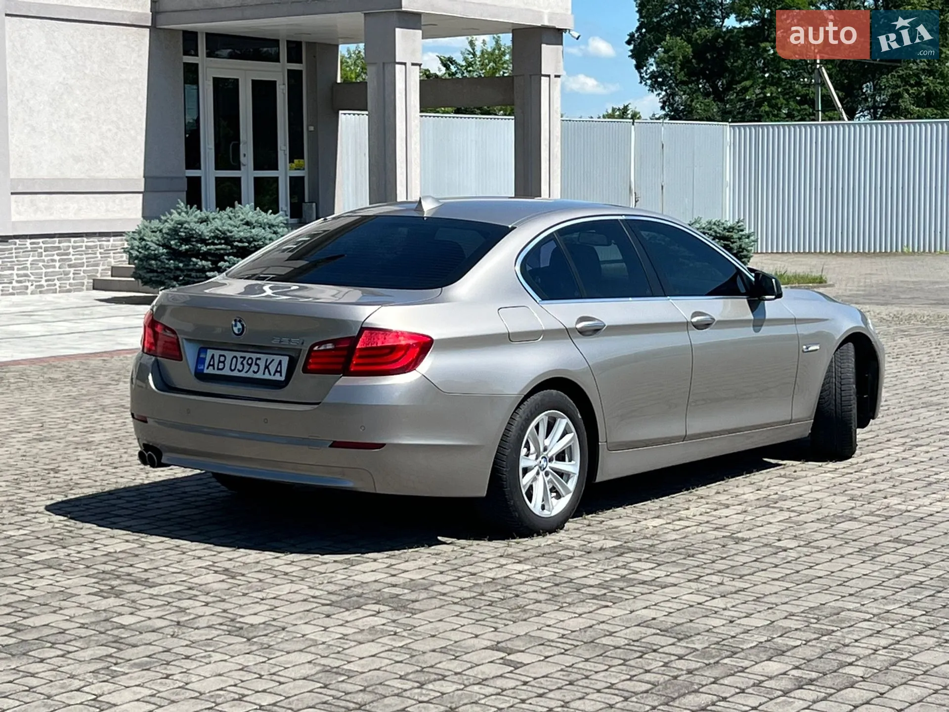 2010 BMW 5er - мініатюра 8