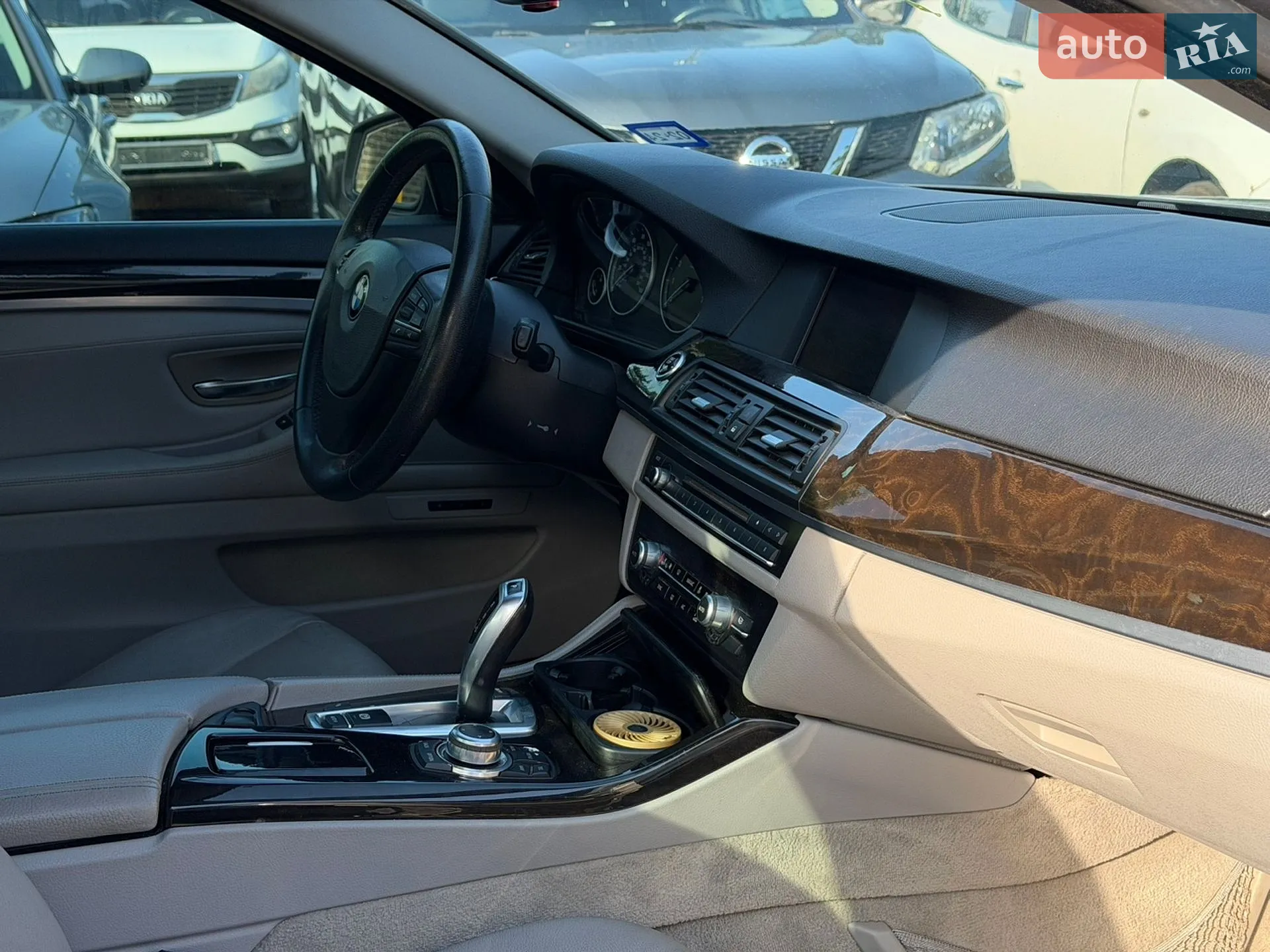 2010 BMW 5er - мініатюра 14
