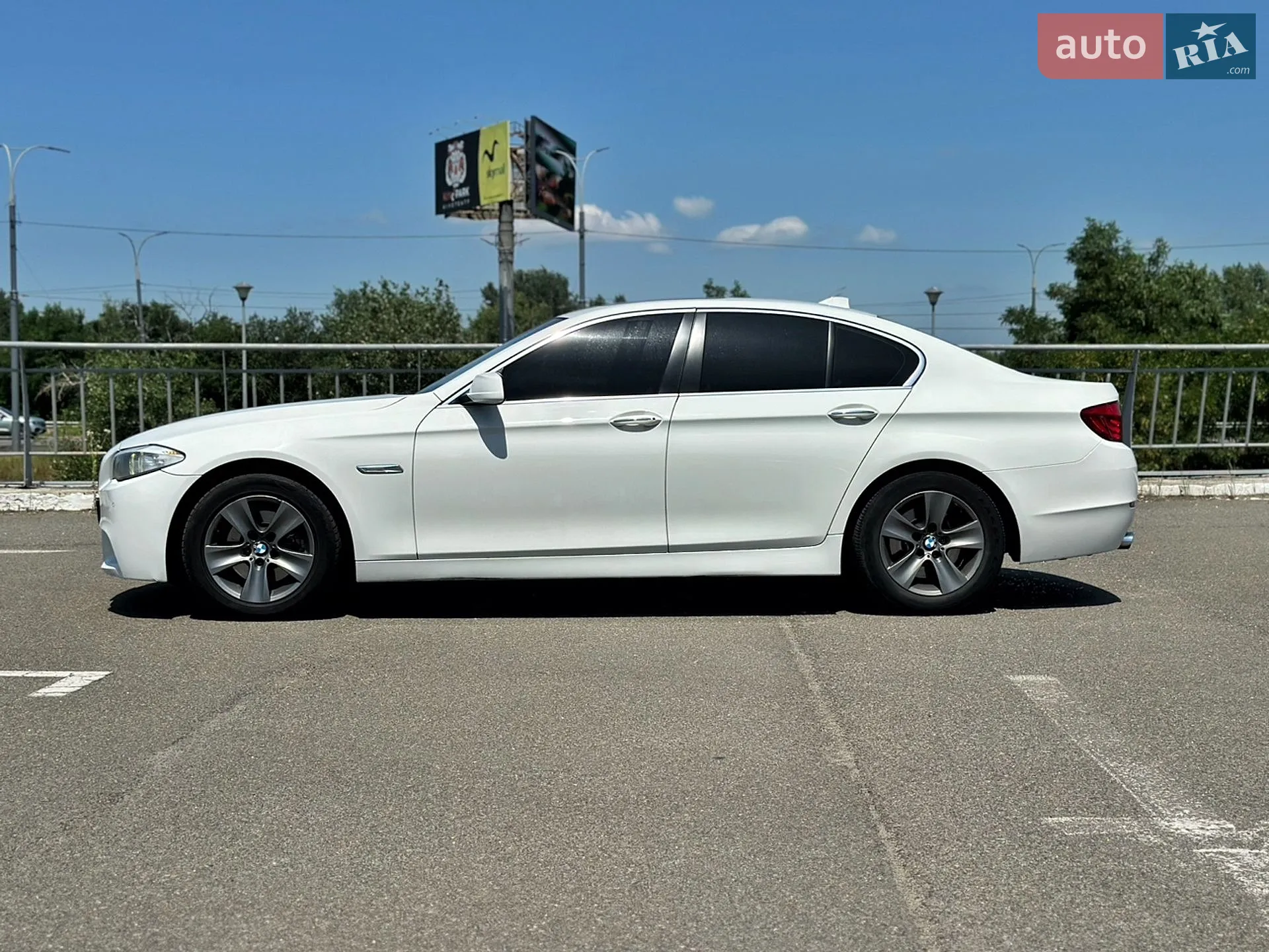 2012 BMW 5er - мініатюра 2