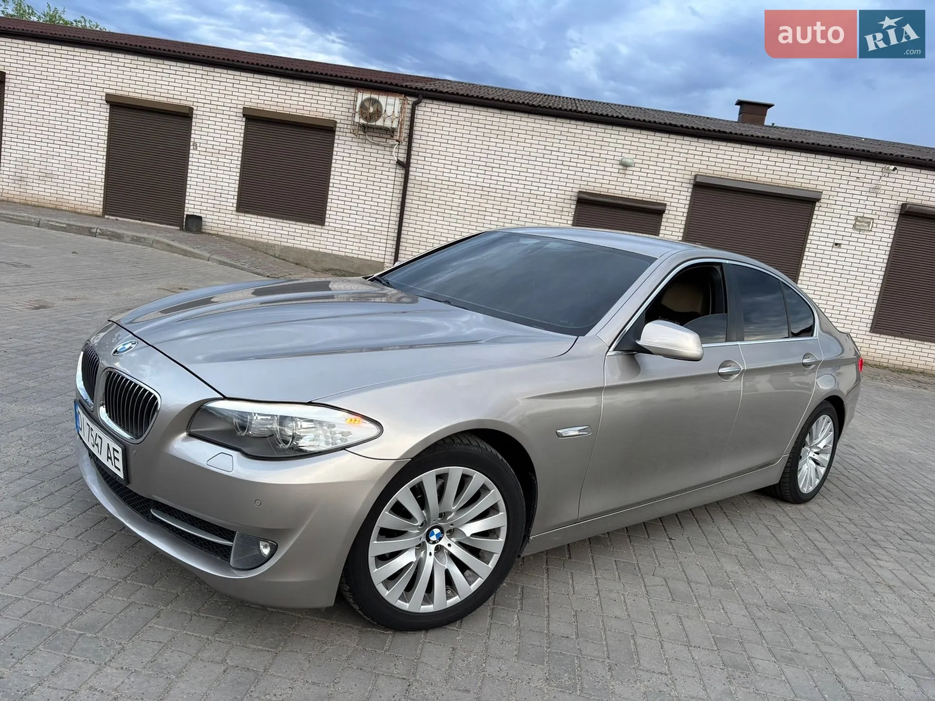 2011 BMW 5er - мініатюра 2